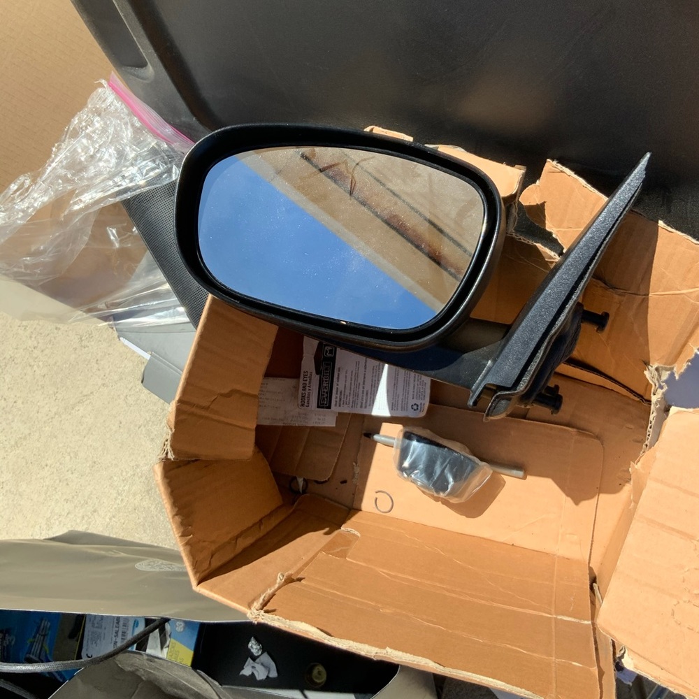 Brand New!! Dodge magnum driver side mirror